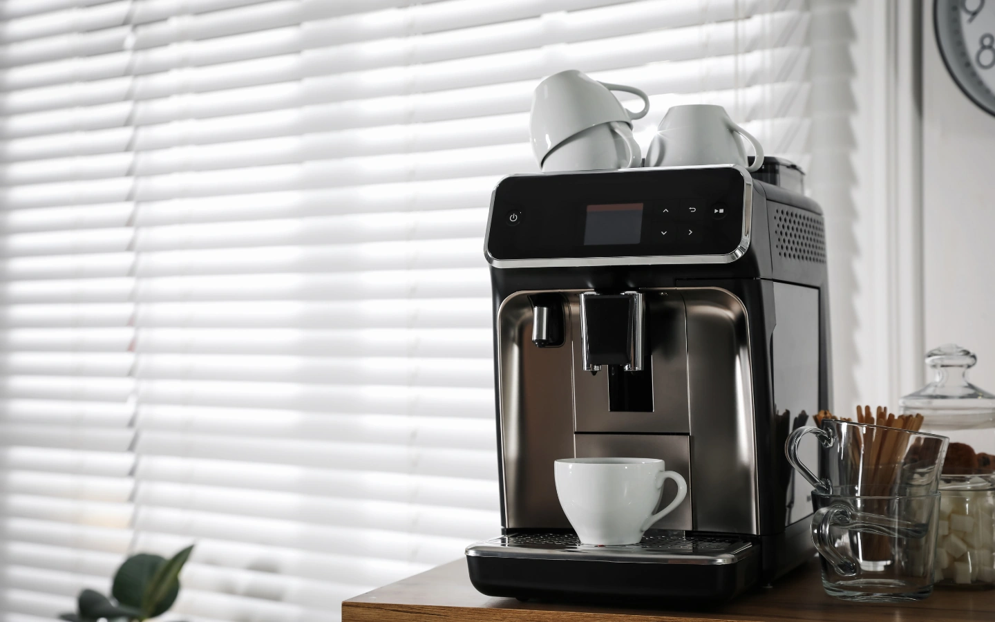 0b6f25b2-20ab-4e46-be7b-d7bb79a4aa29 دستگاه قهوهساز اسپرسو خانگی - تصویر 1