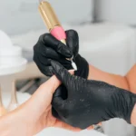 مانیکور + پدیکور حرفه‌ای با لاک ژل